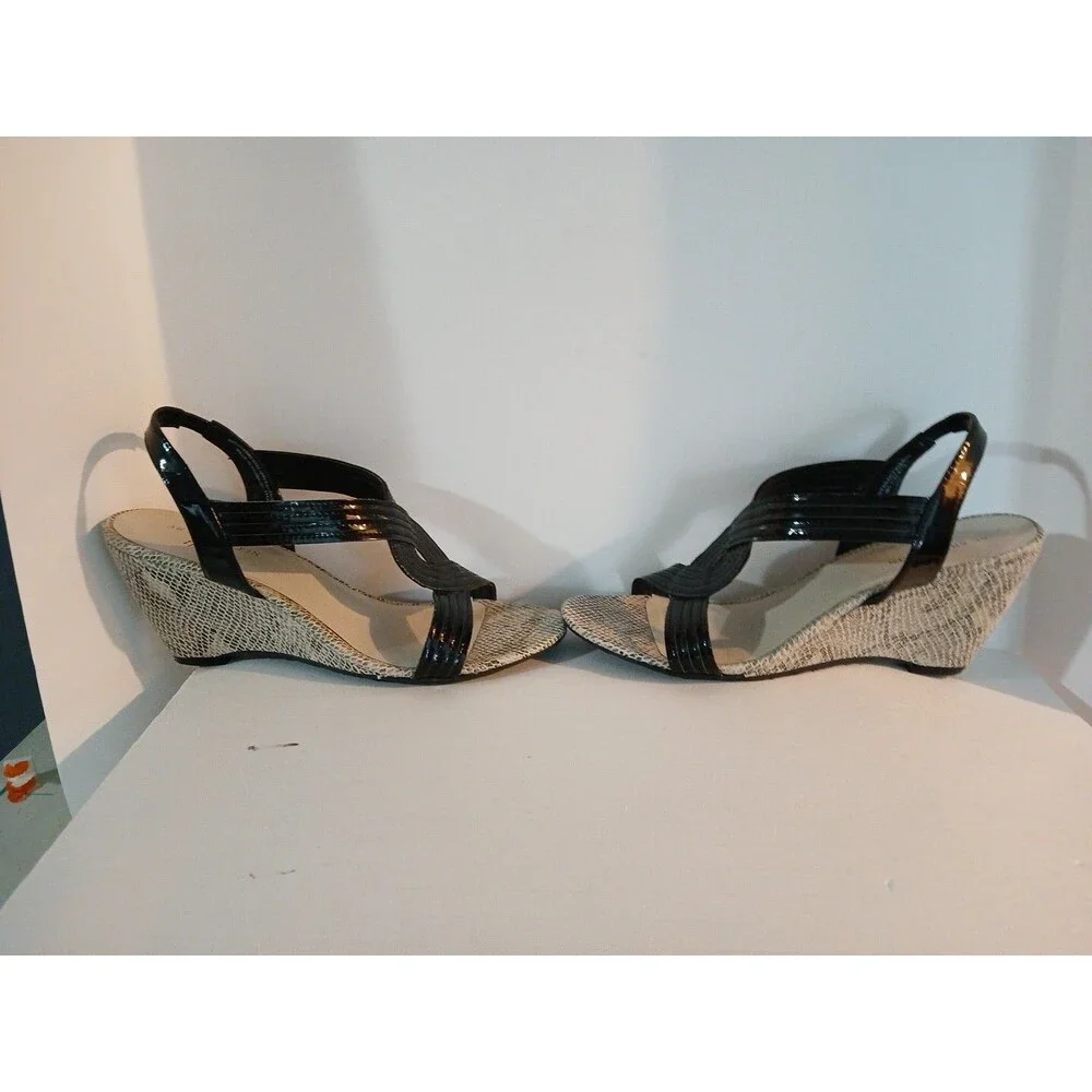 Anne Klein Iflex Black Faux Snake Skin Wedge Pump Womens 8.5 M Open Toe Pretty